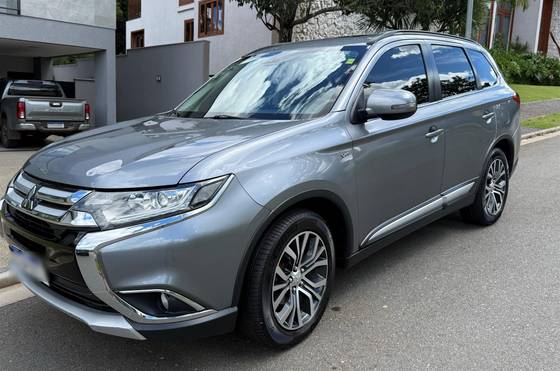 MITSUBISHI OUTLANDER 3.0 GT 4X4 V6 24V GASOLINA 4P AUTOMÁTICO